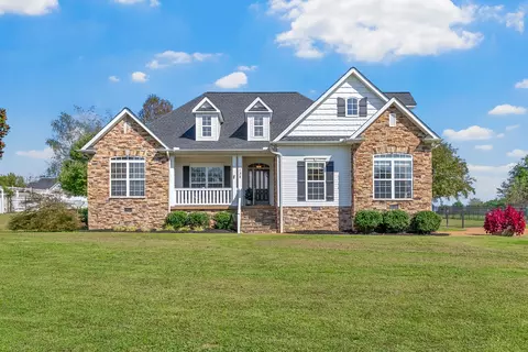 132 Shady Oak Dr, Dickson, TN 37055