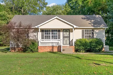 411 Buckeye Ln, Clarksville, TN 37042