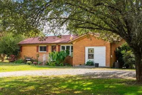 69 Prospect Rd E, Fayetteville, TN 37334