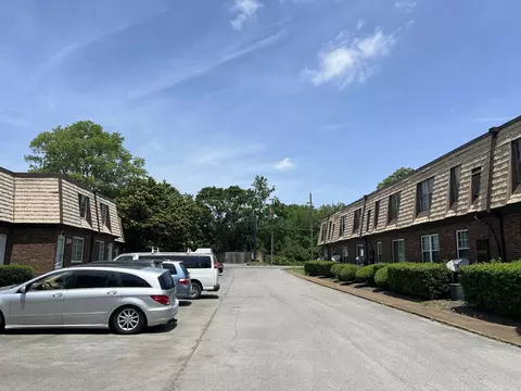 441 Harding Pl #B10, Nashville, TN 37211