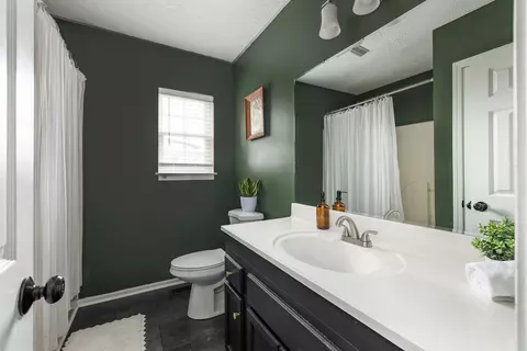 Bath - 335 Maple St, Madison, TN 37115 photo 2 of 3