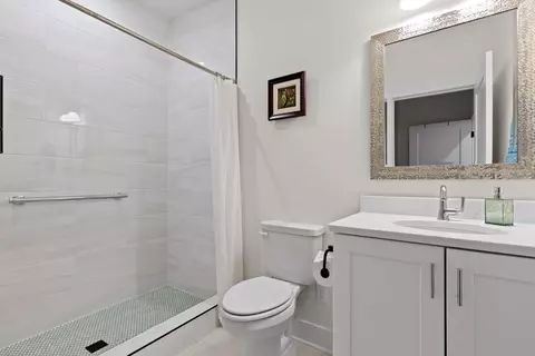 Bath - 490 Moonlight Ln, Jasper, TN 37347 photo 6 of 8