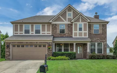 1232 Stockwell Dr, Murfreesboro, TN 37128