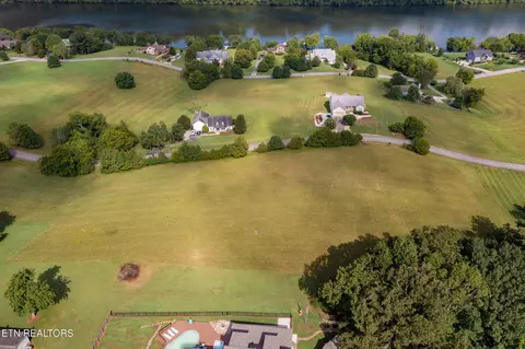 345 Marble Bluff Dr, Kingston, TN 37763
