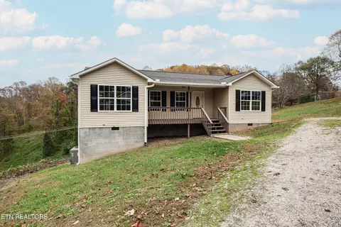 141 Della Ln, Rocky Top, TN 37769