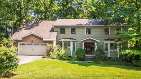 6515 Lake Shadows Cir, Hixson, TN 37343