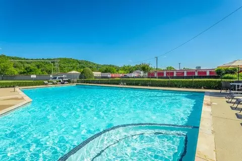900 Mountain Creek Rd #P224, Chattanooga, TN 37405