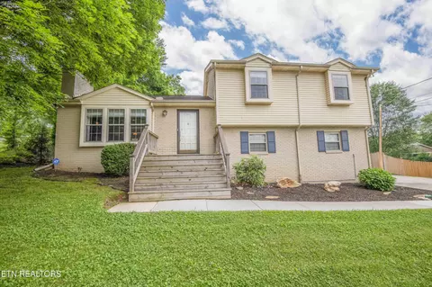 2030 Cedar Cir, Lenoir City, TN 37772