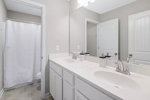 Bath - 353 Ruby Cate Way, Murfreesboro, TN 37128 photo 4 of 4