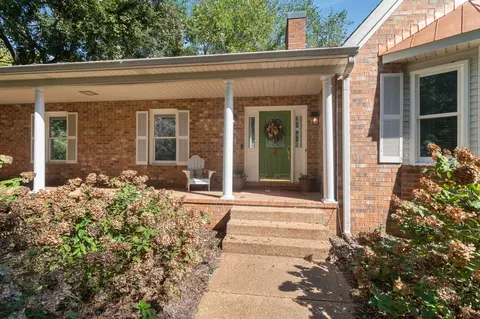 Exterior - 601 Gresham Ln, Murfreesboro, TN 37129 photo 4 of 15