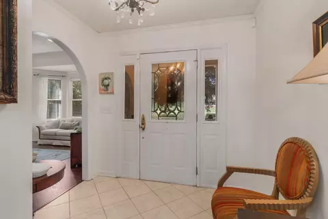 Entry Way - 601 Gresham Ln, Murfreesboro, TN 37129 photo 1 of 3