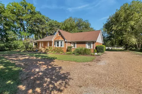 Exterior - 601 Gresham Ln, Murfreesboro, TN 37129 photo 3 of 15