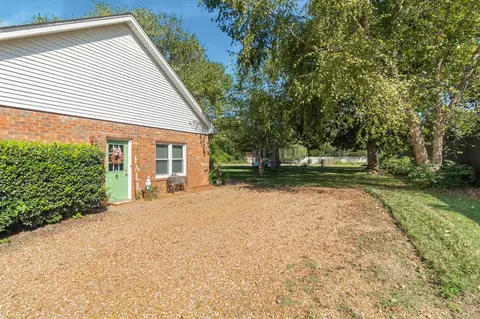 Exterior - 601 Gresham Ln, Murfreesboro, TN 37129 photo 6 of 15