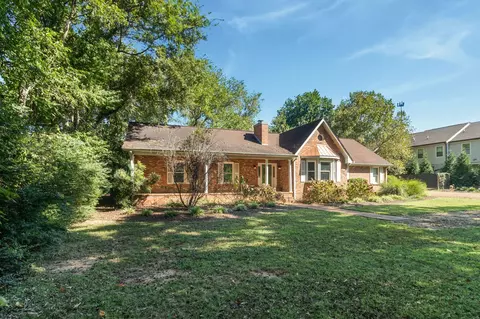 Exterior - 601 Gresham Ln, Murfreesboro, TN 37129 photo 2 of 15