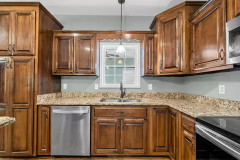 Kitchen - 121 Meadow Ln, Dover, TN 37058 photo 2 of 2