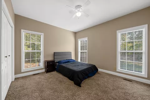 Bedroom - 121 Meadow Ln, Dover, TN 37058 photo 4 of 6