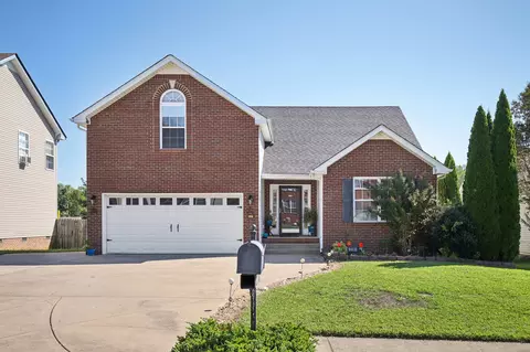 2791 Ridgepole Dr, Clarksville, TN 37040