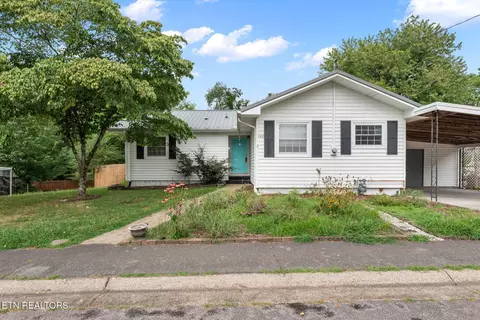 102 Kingsley Rd, Oak Ridge, TN 37830