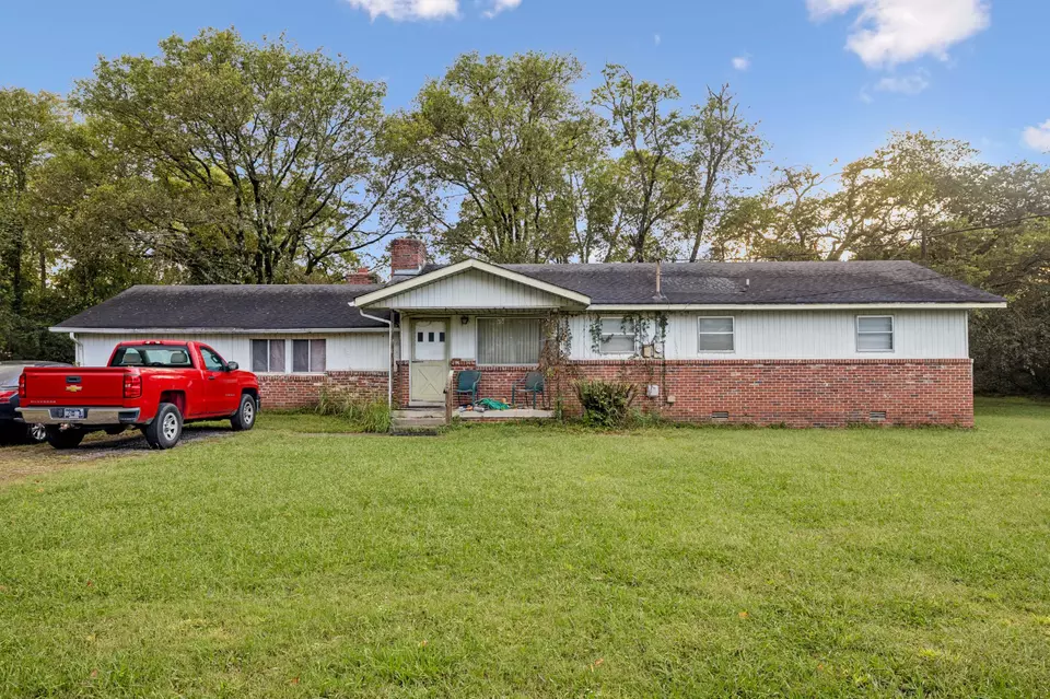 Exterior - 2147 Twin Oak Dr, Murfreesboro, TN 37130 photo 1 of 3
