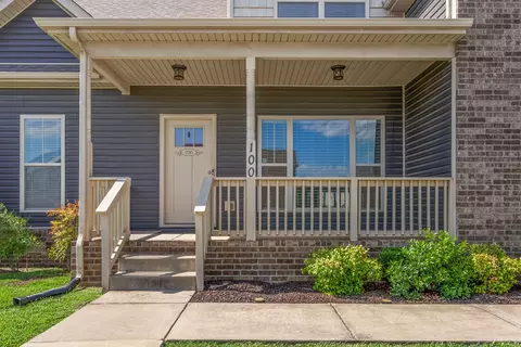 100 Kildeer Dr, Clarksville, TN 37040