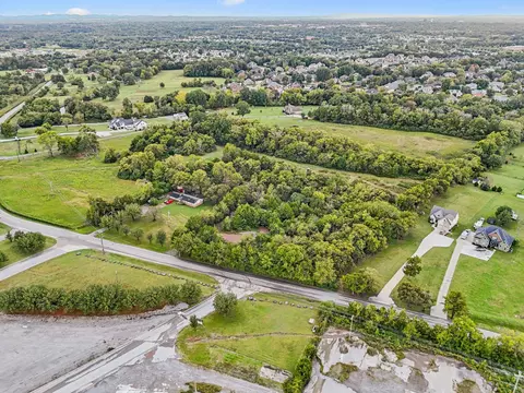 1 Twin Oak Dr, Murfreesboro, TN 37130