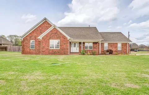 184 Hawthorn Ln, Atoka, TN 38004