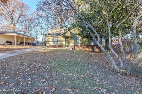 5580 Briarwood Dr, Horn Lake, MS 38637