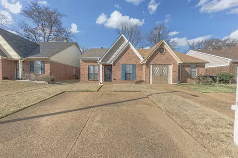 5840 Ashridge Pl, Memphis, TN 38141