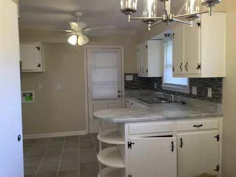 1046 E Holmes Rd, Memphis, TN 38116 photo 6