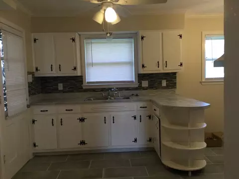 1046 E Holmes Rd, Memphis, TN 38116 photo 5
