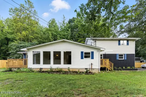 3034 Roane State Hwy, Harriman, TN 37748
