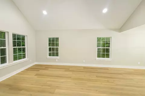 Living - 810 Lucas Rd, Dickson, TN 37055 photo 5 of 5