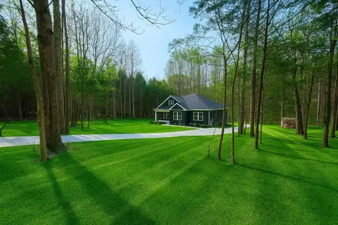 Exterior - 810 Lucas Rd, Dickson, TN 37055 photo 10 of 15