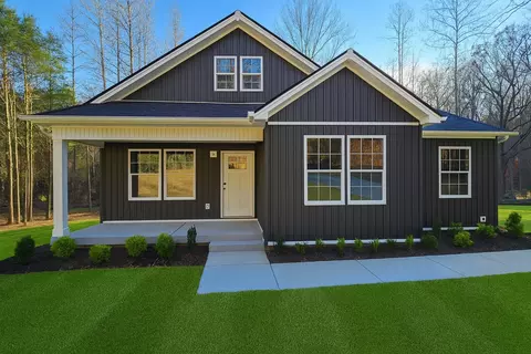 Exterior - 810 Lucas Rd, Dickson, TN 37055 photo 5 of 15