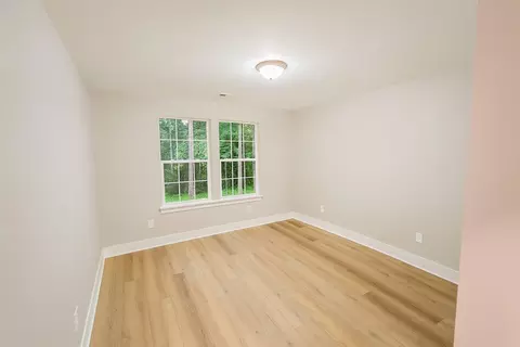 Bedroom - 810 Lucas Rd, Dickson, TN 37055 photo 5 of 6