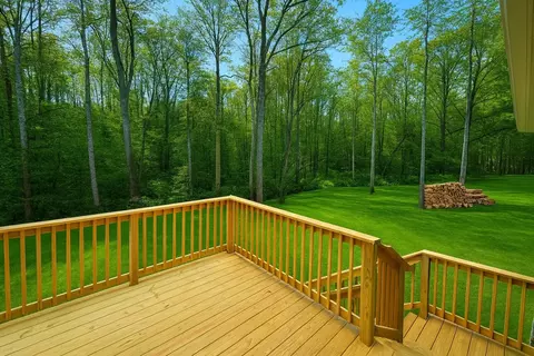 Exterior - 810 Lucas Rd, Dickson, TN 37055 photo 7 of 15