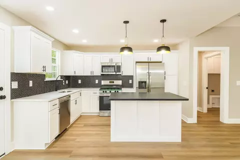 Kitchen - 810 Lucas Rd, Dickson, TN 37055 photo 2 of 3