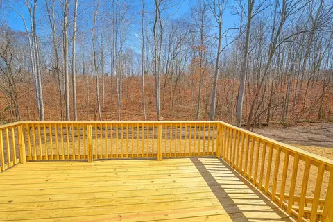 Exterior - 810 Lucas Rd, Dickson, TN 37055 photo 12 of 15