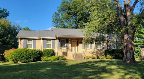 758 Harpeth Knoll Rd, Nashville, TN 37221