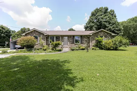 2802 Canterbury Dr, Springfield, TN 37172