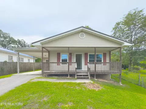 712 W Walden St, La Follette, TN 37766