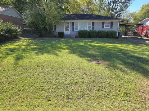 211 Juanita Ave, Gallatin, TN 37066