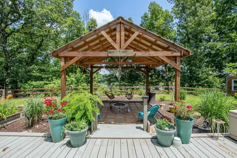 114 Mill Dr, Jackson, TN 38305 photo 3