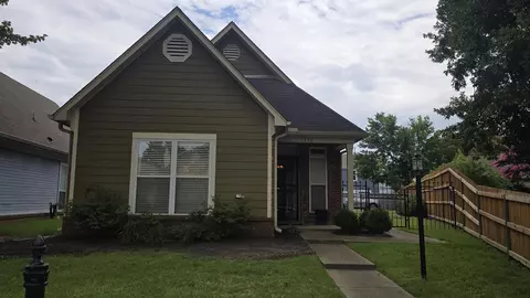 1030 E Island Pl, Memphis, TN 38103
