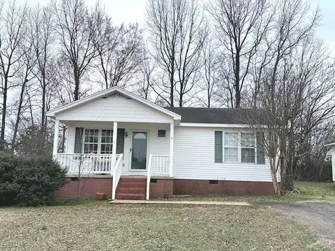 70 Navajo Trl, Savannah, TN 38372
