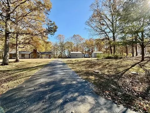 79 E Smith Ln, Finger, TN 38334