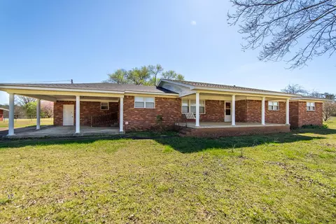 223 Forrest Ave, Clifton, TN 38425