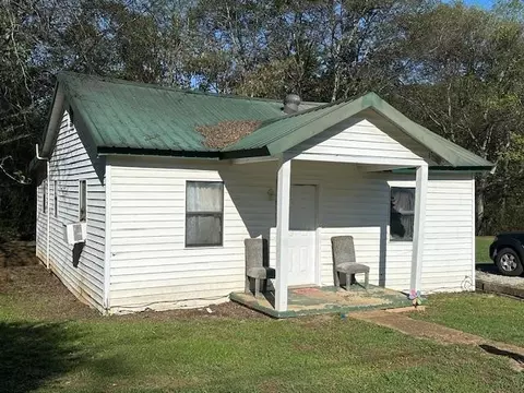205 Pleasant St, Savannah, TN 38372