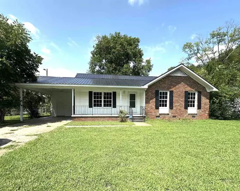 415 Walnut St, Savannah, TN 38372