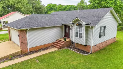 195 Edna St, Savannah, TN 38372